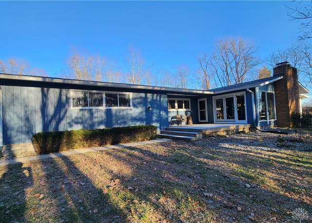 Property at 3150 Grinnell Rd, Xenia, OH 45385, 3 beds, 2 baths