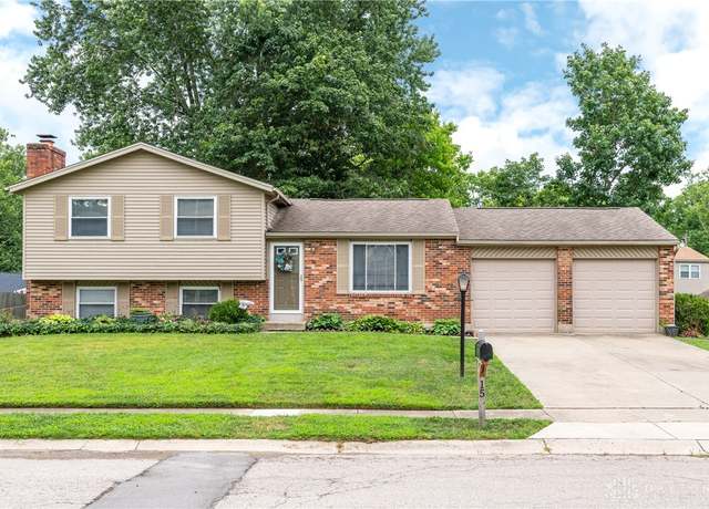 Property at 15 Creekview Ct, Springboro, OH 45066, 4 beds, 2.5 baths