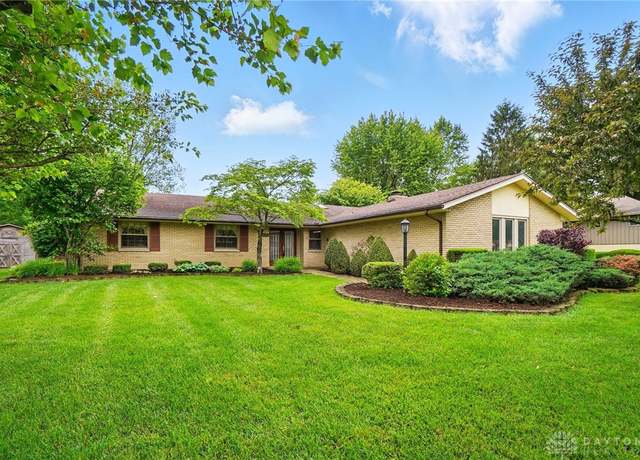 Property at 1456 Delynn Dr, Dayton, OH 45459, 3 beds, 2.5 baths
