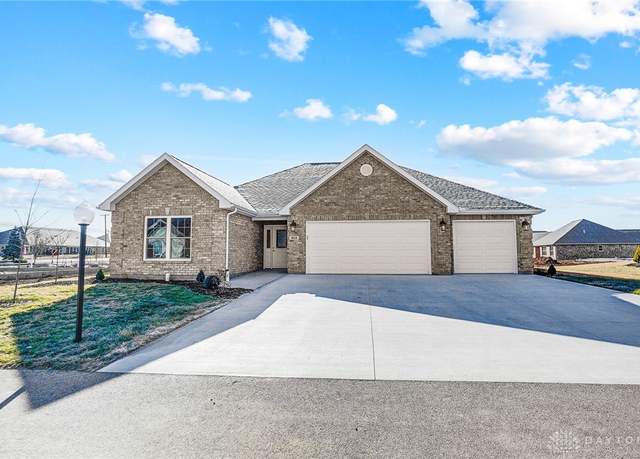 Property at 812 W Bentley Cir, Troy, OH 45373, 3 beds, 2 baths