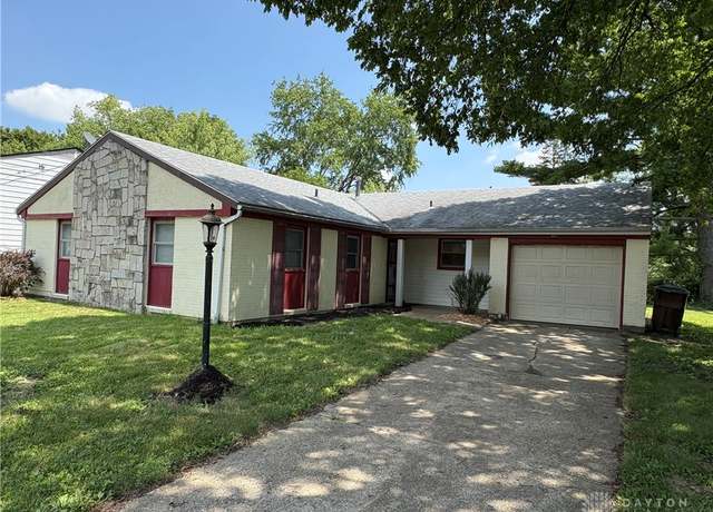 Property at 887 Hanson Dr, Forest Park, OH 45240, 4 beds, 2 baths