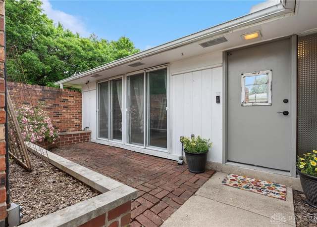 Property at 5854 Troy Villa Blvd, Dayton, OH 45424, 3 beds, 2 baths