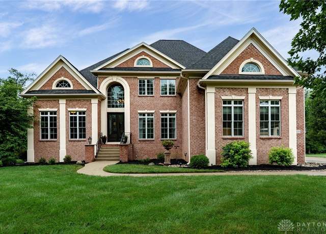 Property at 8533 Silver Oak Ct, Springboro, OH 45066, 4 beds, 4.5 baths