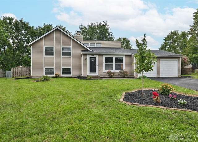 Property at 9820 Aylesworth Ln, Miamisburg, OH 45342, 3 beds, 2.5 baths
