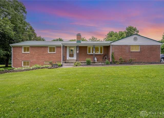 Property at 9004 Haddix Rd, Fairborn, OH 45324, 3 beds, 2 baths