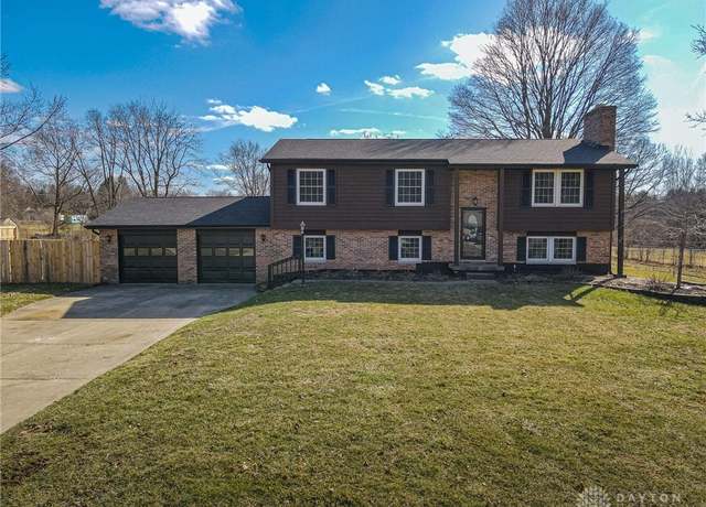 Property at 5583 Peach Blossom Ct, Springfield, OH 45502, 3 beds, 3 baths