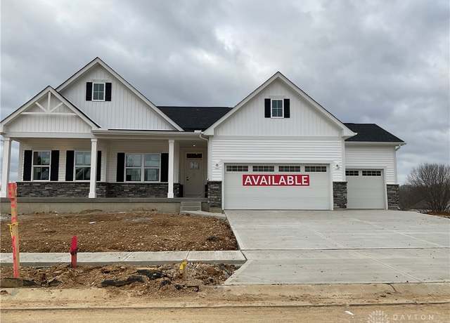 Property at 1041 Eastland Dr, Xenia, OH 45385, 4 beds, 3 baths