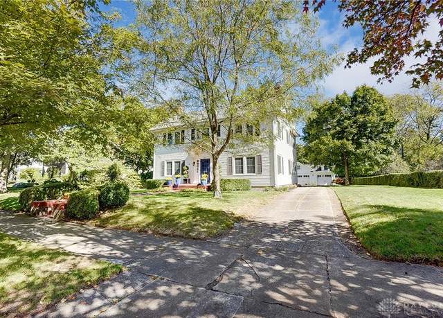 Property at 1812 Crescent Dr, Springfield, OH 45504, 4 beds, 2.5 baths