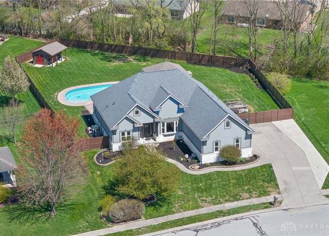 Property at 102 Margarets Run Ct, Englewood, OH 45322, 5 beds, 3 baths