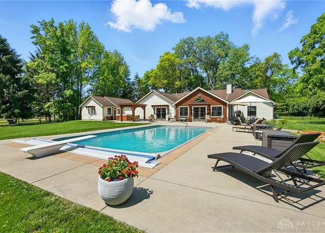 Property at 1160 Whispering Woods Ln, Springboro, OH 45066, 4 beds, 2.5 baths