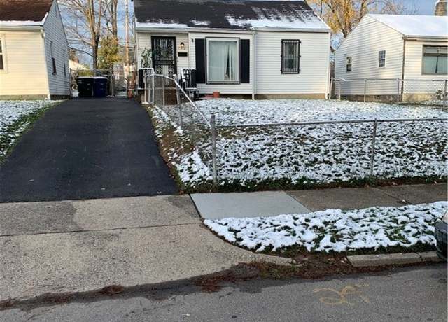 Property at 733 Cleverly Rd, Dayton, OH 45417, 2 beds, 1 bath