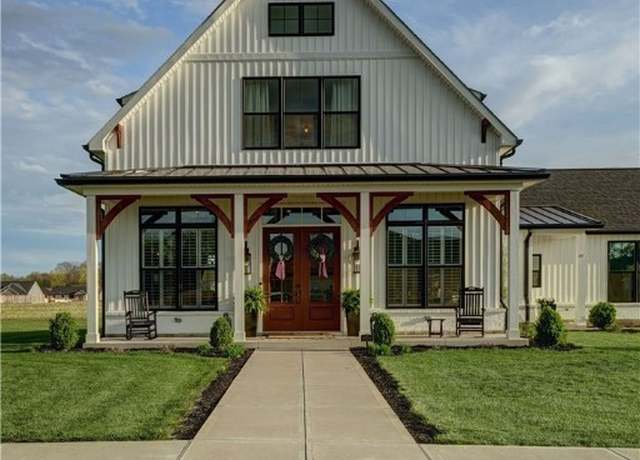 Property at 2737 Executive Dr, Troy, OH 45373, 3 beds, 2.5 baths