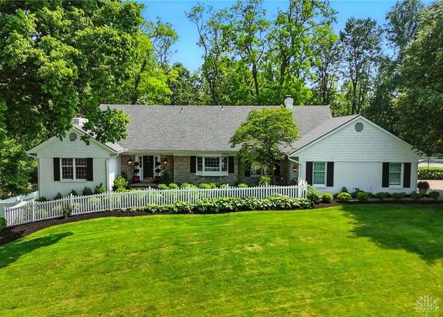 Property at 302 Southbridge Ln, Washington Twp, OH 45459, 6 beds, 6.5 baths