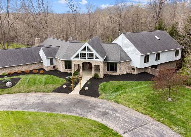 Property at 6831 Timberlands Dr, Dayton, OH 45414, 5 beds, 4.5 baths