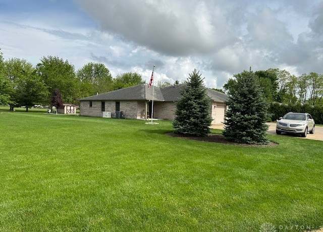 Property at 4887 Nashville Rd, Troy, OH 45373, 5 beds, 3 baths