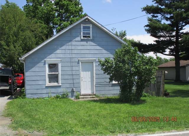 Property at 1209 Gordon St, Piqua, OH 45356, 3 beds, 1 bath