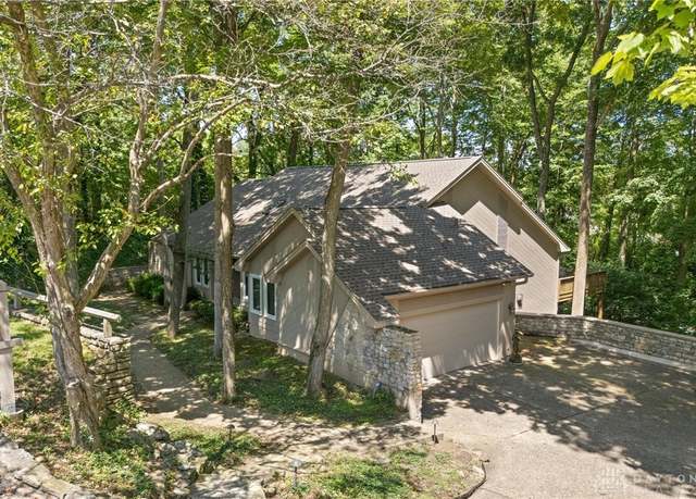 Property at 4400 Royal Ridge Way, Dayton, OH 45429, 4 beds, 3 baths