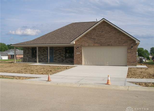Property at 231 Goldenrod Dr, Eaton, OH 45320, 3 beds, 2 baths