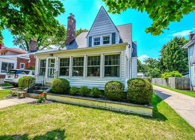 Property at 212 Wiltshire Blvd, Oakwood, OH 45419, 3 beds, 1.5 baths
