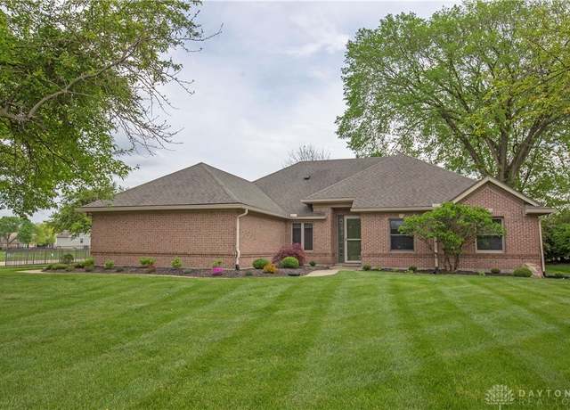 Property at 1250 Yankee Woods Dr, Washington Twp, OH 45458, 3 beds, 2.5 baths