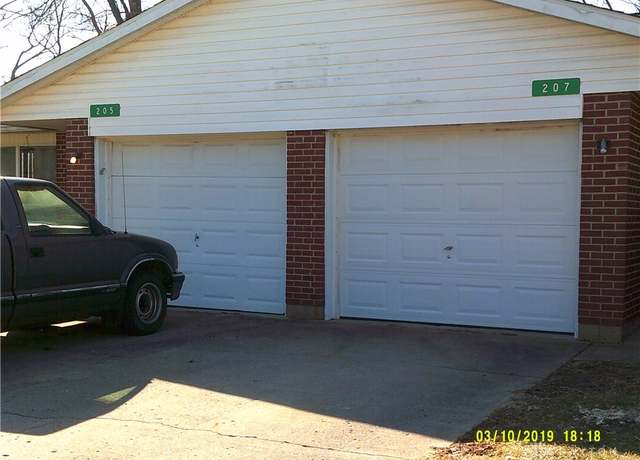 Property at 205 Debbie Dr, Eaton, OH 45320, 4 beds, 2 baths