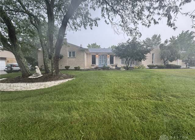 Property at 801 Accent Park Dr, Dayton, OH 45417, 4 beds, 2.5 baths