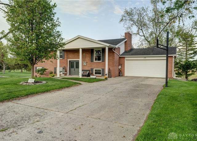 Property at 235 Hickory Dr, Greenville, OH 45331, 4 beds, 2.5 baths