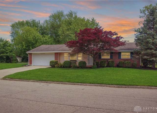 Property at 4948 Arrowhead Dr, Kettering, OH 45440, 3 beds, 2 baths