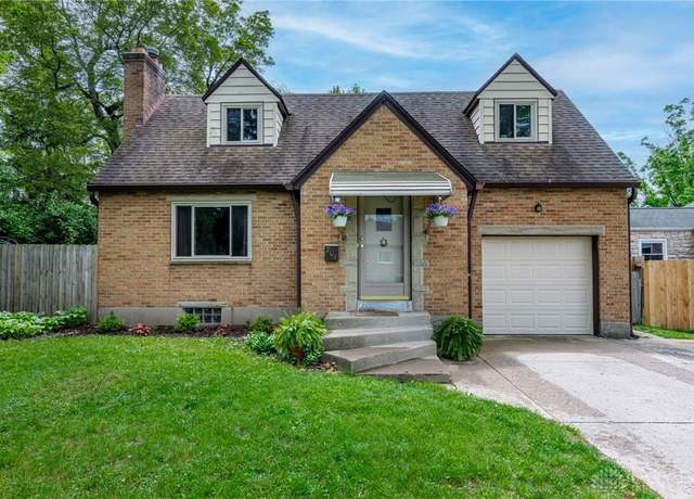 Property at 704 Oakview Dr, Kettering, OH 45429, 4 beds, 2.5 baths