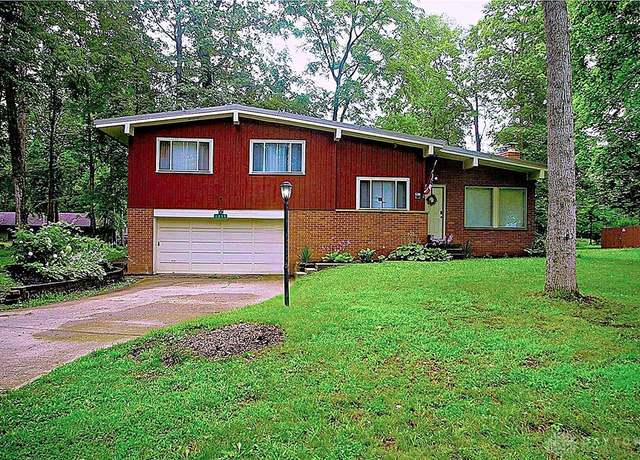 Property at 1359 Fudge Dr, Beavercreek, OH 45434, 4 beds, 2.5 baths