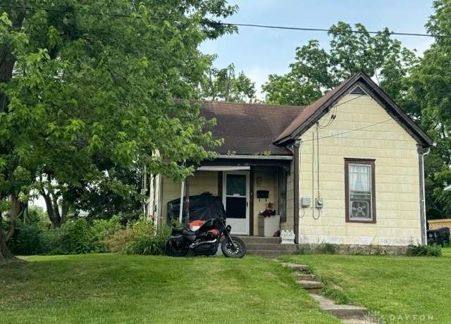 Property at 523 N Wood St, Wilmington, OH 45177, 2 beds, 1 bath