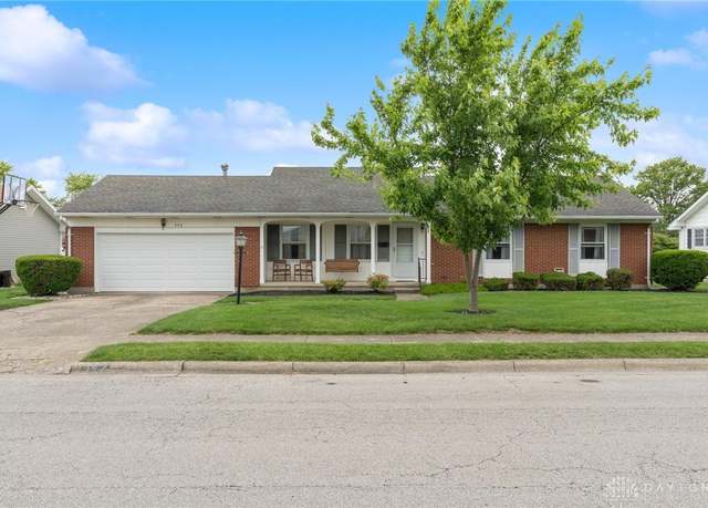 Property at 542 Damon Dr, Washington Court Hous, OH 43160, 4 beds, 2 baths