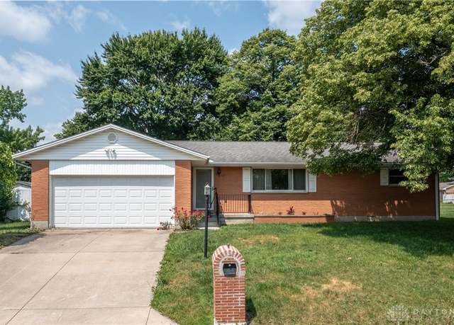 Property at 200 Sharon Dr, Piqua, OH 45356, 2 beds, 1.5 baths