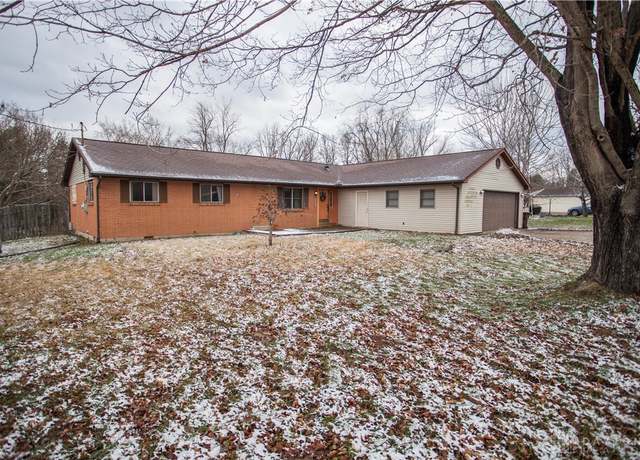 Property at 1919 Lower Bellbrook Rd, Xenia, OH 45385, 4 beds, 2 baths