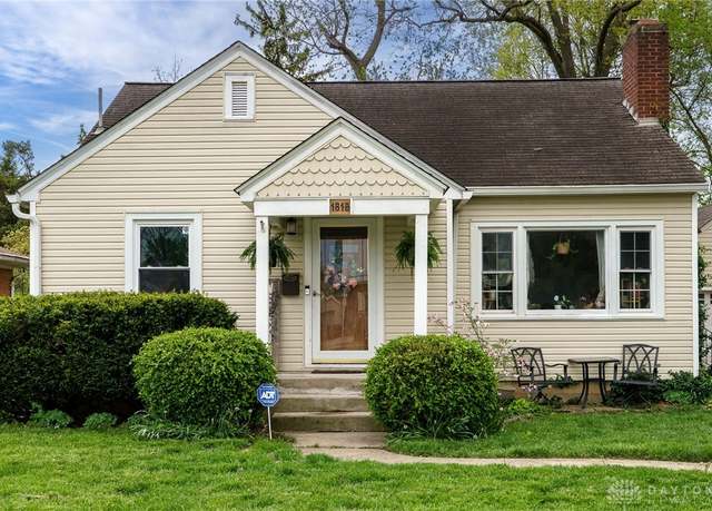 Property at 1818 Pinecrest Dr, Dayton, OH 45414, 3 beds, 2 baths