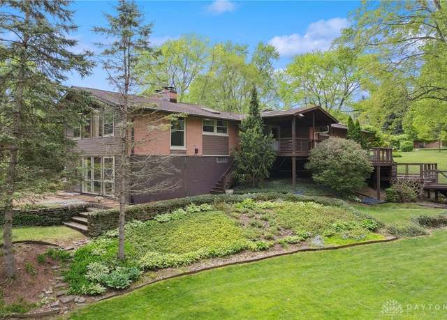 Property at 4072 Woodedge Dr, Bellbrook, OH 45305, 4 beds, 2.5 baths