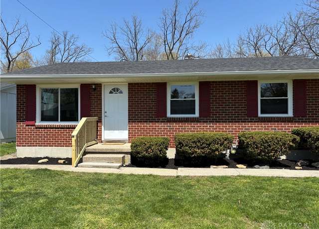 Property at 149 Woodland Dr, Wilmington, OH 45177, 3 beds, 2 baths