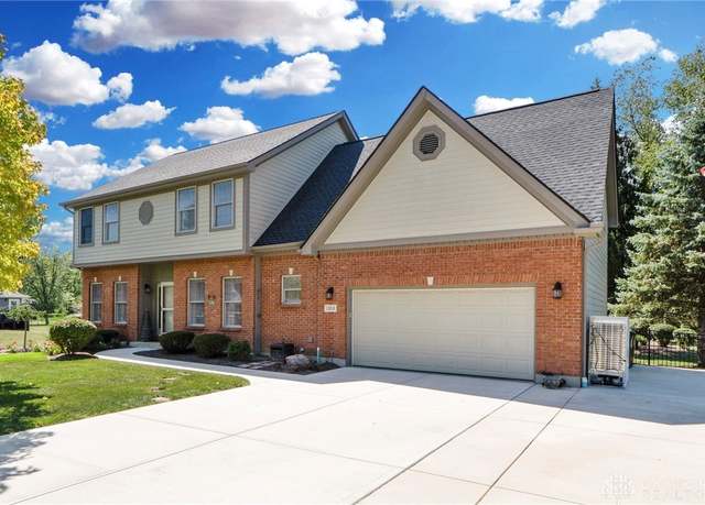 Property at 1353 Graceland Dr, Fairborn, OH 45324, 4 beds, 3.5 baths