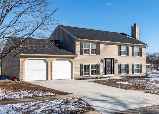 Property at 2387 Cross Village Dr, Miamisburg, OH 45342, 4 beds, 3 baths