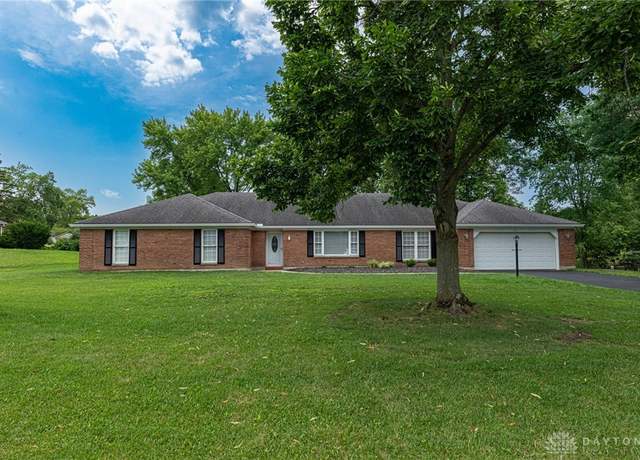Property at 1434 Roamont Dr, Washington Twp, OH 45459, 4 beds, 2.5 baths