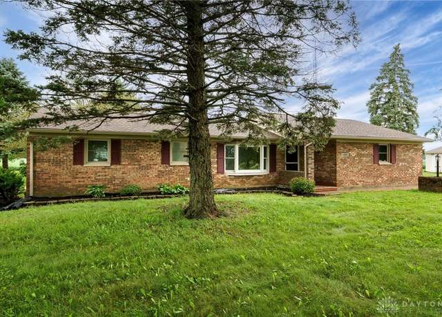 Property at 5400 Arcanum Bearsmill Rd, Greenville, OH 45331, 2 beds, 1.5 baths