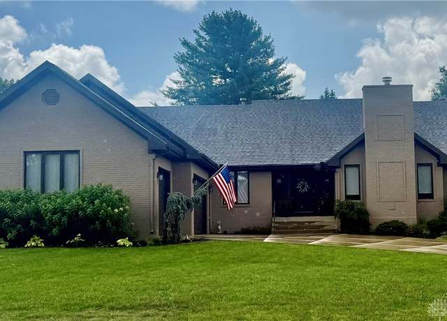 Property at 8640 Tanglewood Dr, Springboro, OH 45066, 4 beds, 4.5 baths