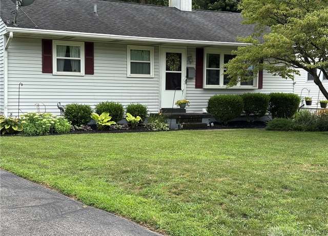 Property at 527 S Stadium Dr, Xenia, OH 45385, 3 beds, 2 baths
