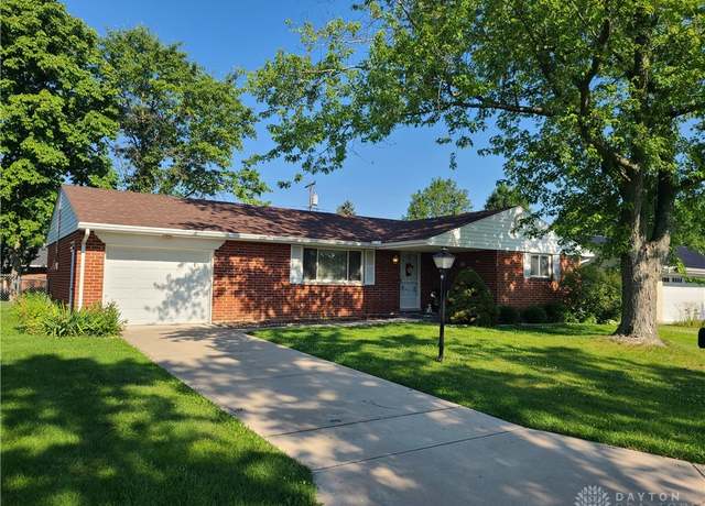 Property at 1336 Oaktree Dr, Greenville, OH 45331, 3 beds, 2 baths