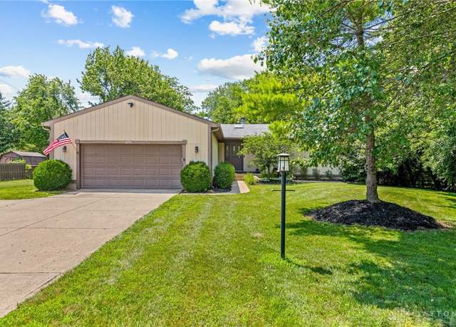 Property at 6935 Paragon Rd, Washington Twp, OH 45459, 3 beds, 3 baths