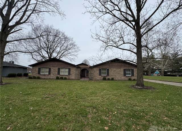 Property at 1070 Dubois Rd, Franklin, OH 45005, 4 beds, 3.5 baths