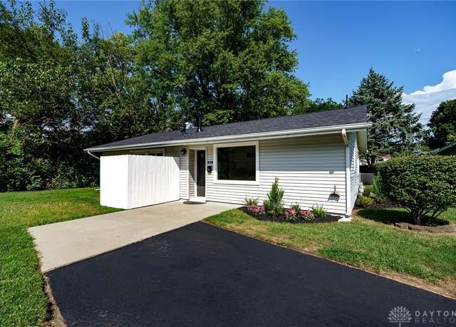 Property at 418 Defoe Dr, Dayton, OH 45431, 3 beds, 1 bath