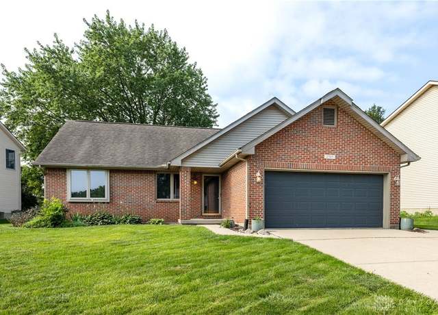 Property at 2749 Walnut Ridge Dr, Troy, OH 45373, 3 beds, 2 baths