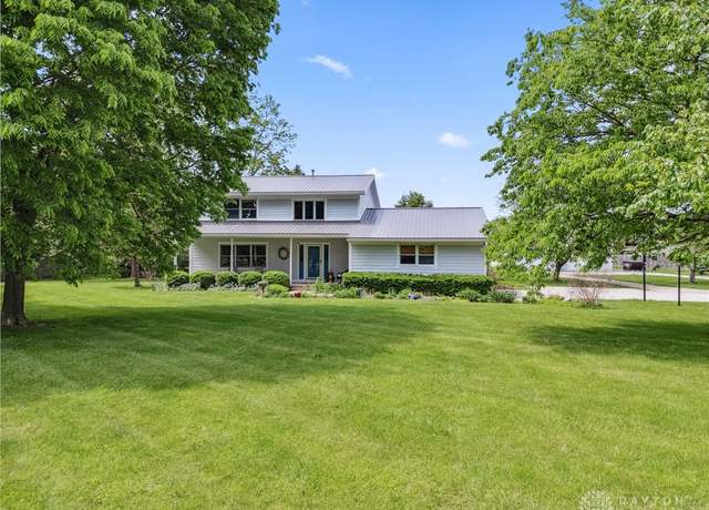Property at 1125 Ankeney Rd, Beavercreek, OH 45385, 4 beds, 3.5 baths