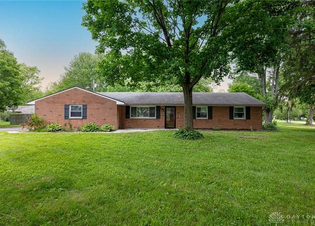 Property at 1172 Bay Ln, Beavercreek, OH 45430, 3 beds, 2 baths